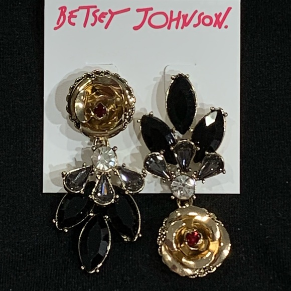 Betsey Johnson Jewelry - BETSEY JOHNSON Roses & Ombré Crystals DROP POST EARRINGS! Floral Mismatch Gold